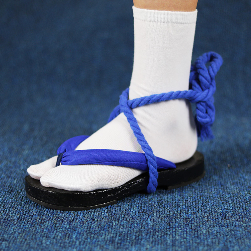 Niebieskie sandały Geta z pask – Geta Wooden Sandal recenzja i cena